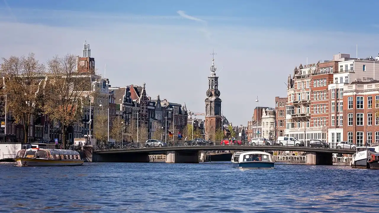Dutch Vs German Differences: A Simple Guide For Language Learners